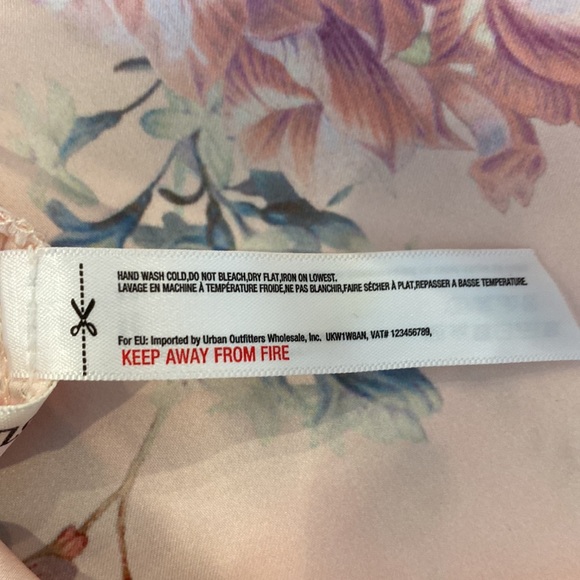 Flora Nikrooz Matte Charmeuse Pink Floral Kimono Robe Size M/L - Picture 12 of 14